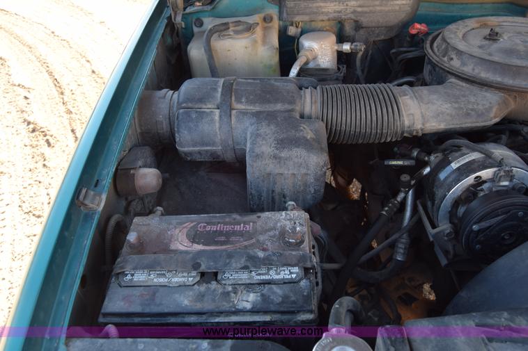 image for item L1196 1994 Chevrolet 2500 utility truck