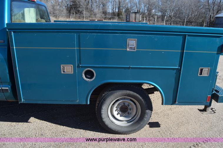 image for item L1196 1994 Chevrolet 2500 utility truck