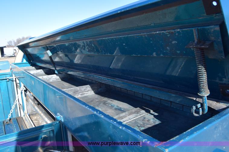 image for item L1196 1994 Chevrolet 2500 utility truck