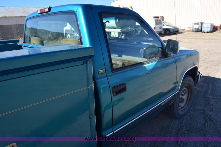 image for item L1196 1994 Chevrolet 2500 utility truck