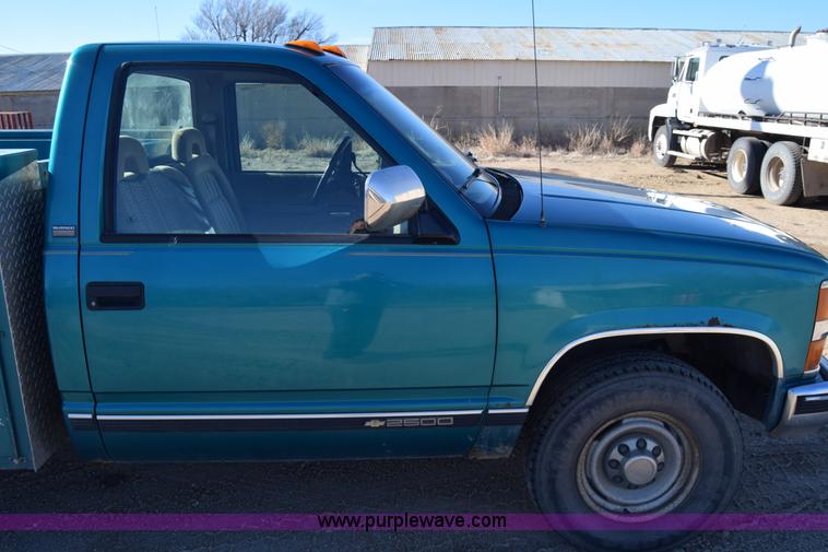 image for item L1196 1994 Chevrolet 2500 utility truck