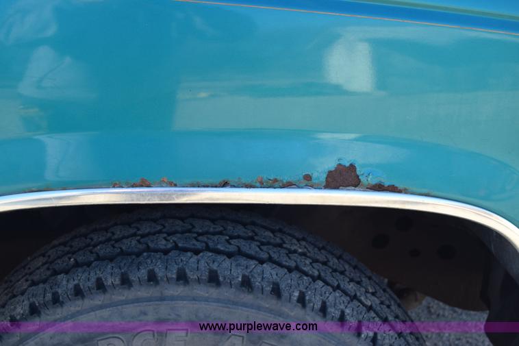 image for item L1196 1994 Chevrolet 2500 utility truck