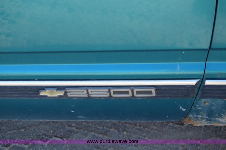 image for item L1196 1994 Chevrolet 2500 utility truck