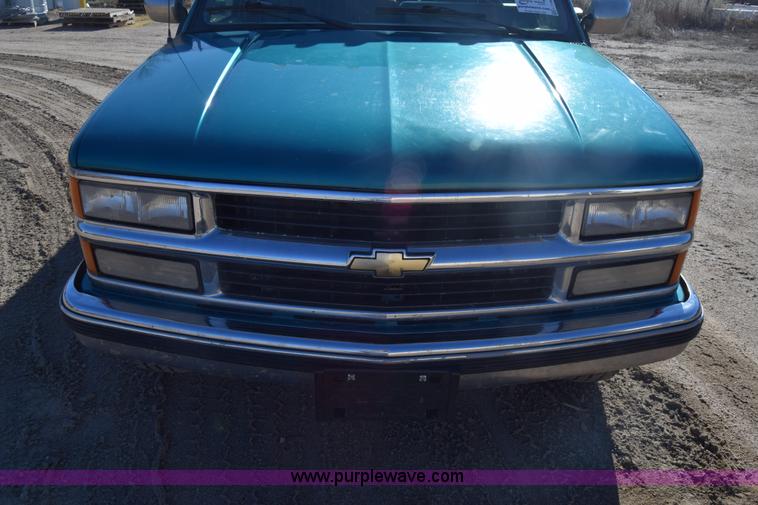 image for item L1196 1994 Chevrolet 2500 utility truck