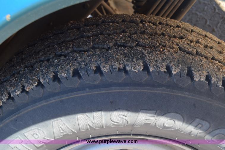 image for item L1196 1994 Chevrolet 2500 utility truck