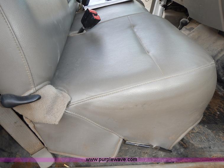 image for item L3614 2008 Ford F450 Super Duty XL flatbed truck