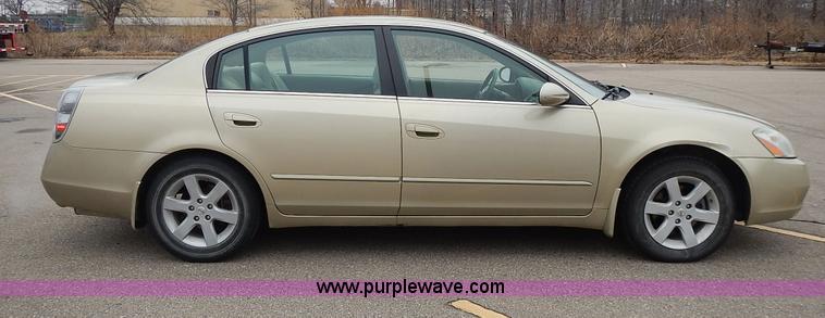 image for item L3621 2002 Nissan Altima 2.5 S