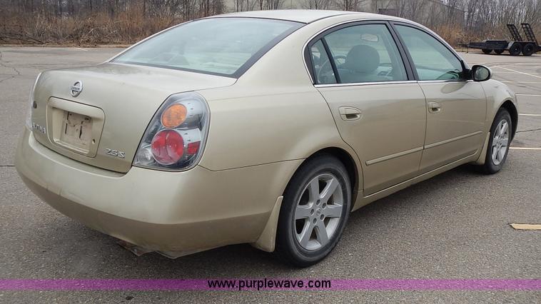 image for item L3621 2002 Nissan Altima 2.5 S