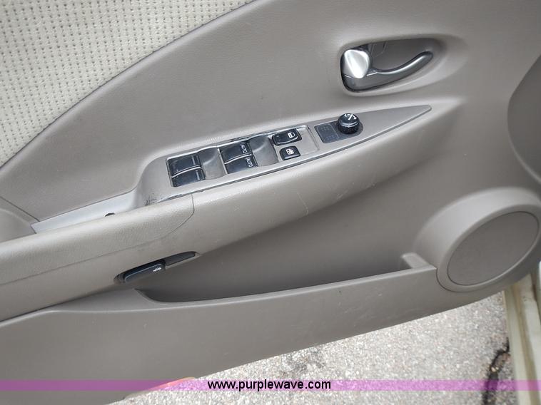 image for item L3621 2002 Nissan Altima 2.5 S