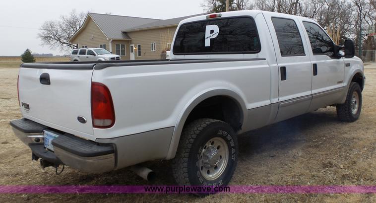 image for item L3659 2003 Ford F250 XLT Super Duty Crew Cab pickup truck
