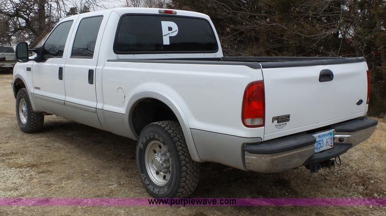 image for item L3659 2003 Ford F250 XLT Super Duty Crew Cab pickup truck