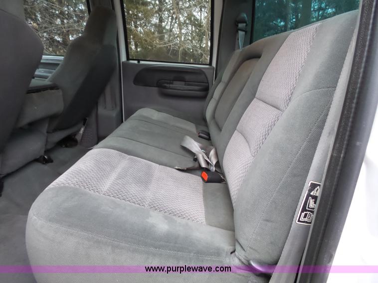 image for item L3659 2003 Ford F250 XLT Super Duty Crew Cab pickup truck