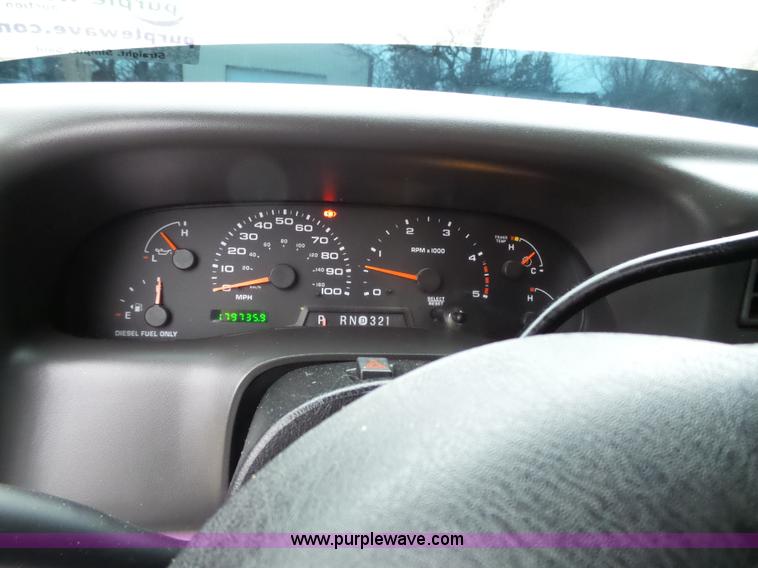 image for item L3659 2003 Ford F250 XLT Super Duty Crew Cab pickup truck