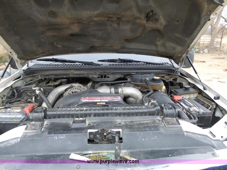 image for item L3659 2003 Ford F250 XLT Super Duty Crew Cab pickup truck