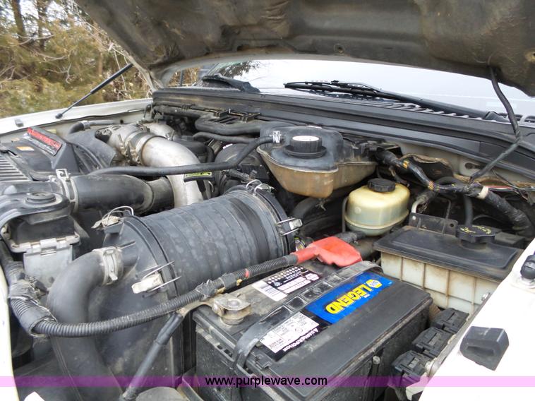 image for item L3659 2003 Ford F250 XLT Super Duty Crew Cab pickup truck