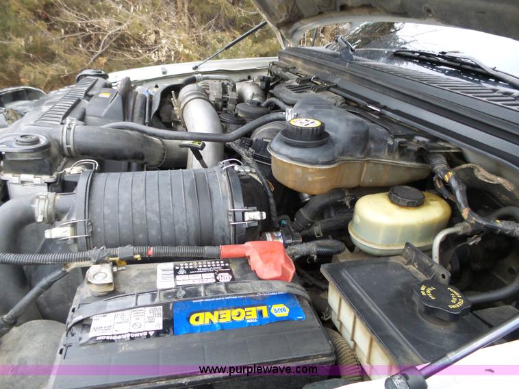 image for item L3659 2003 Ford F250 XLT Super Duty Crew Cab pickup truck