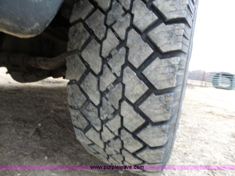 image for item L3659 2003 Ford F250 XLT Super Duty Crew Cab pickup truck