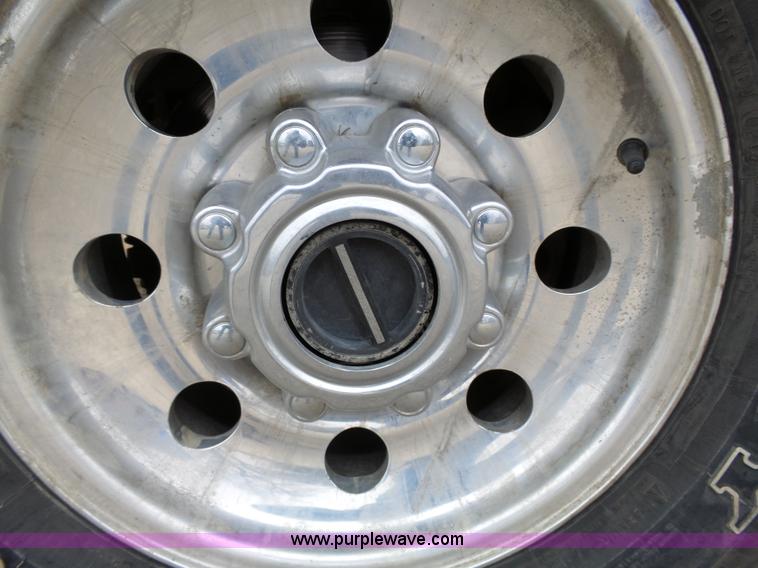 image for item L3659 2003 Ford F250 XLT Super Duty Crew Cab pickup truck