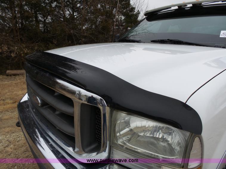 image for item L3659 2003 Ford F250 XLT Super Duty Crew Cab pickup truck