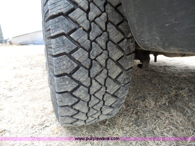 image for item L3659 2003 Ford F250 XLT Super Duty Crew Cab pickup truck