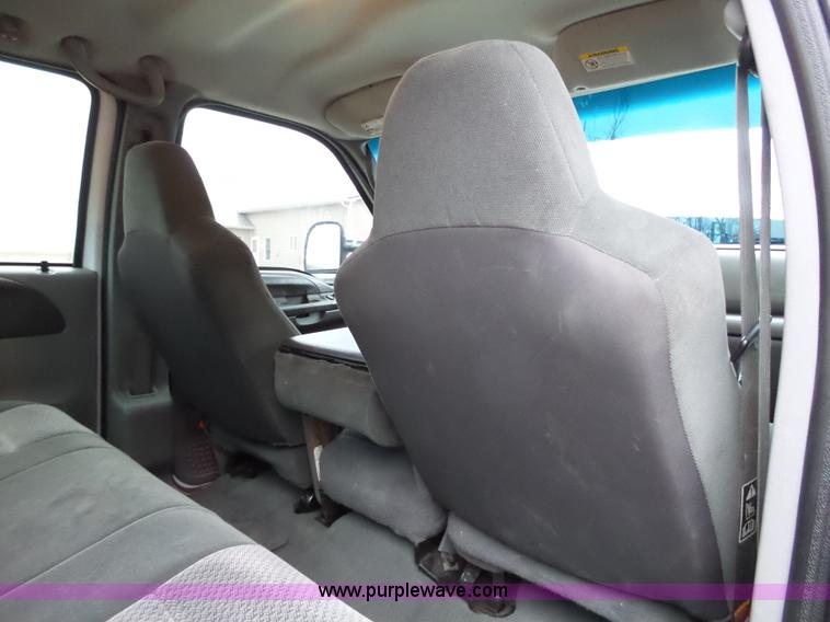 image for item L3659 2003 Ford F250 XLT Super Duty Crew Cab pickup truck