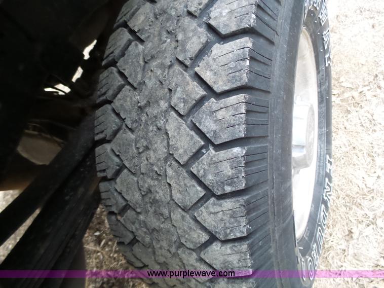 image for item L3659 2003 Ford F250 XLT Super Duty Crew Cab pickup truck