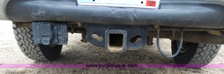 image for item L3659 2003 Ford F250 XLT Super Duty Crew Cab pickup truck