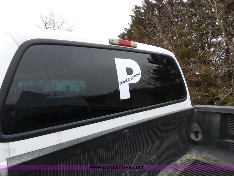 image for item L3659 2003 Ford F250 XLT Super Duty Crew Cab pickup truck