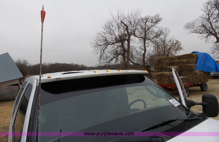 image for item L3659 2003 Ford F250 XLT Super Duty Crew Cab pickup truck