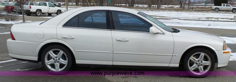 image for item L3662 2001 Lincoln LS