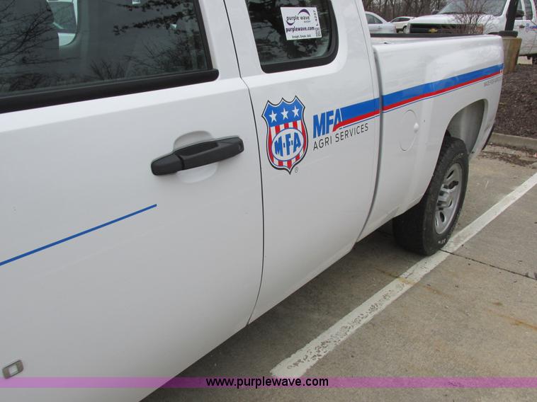 image for item L4237 2008 Chevrolet Silverado 1500 Ext. Cab pickup truck