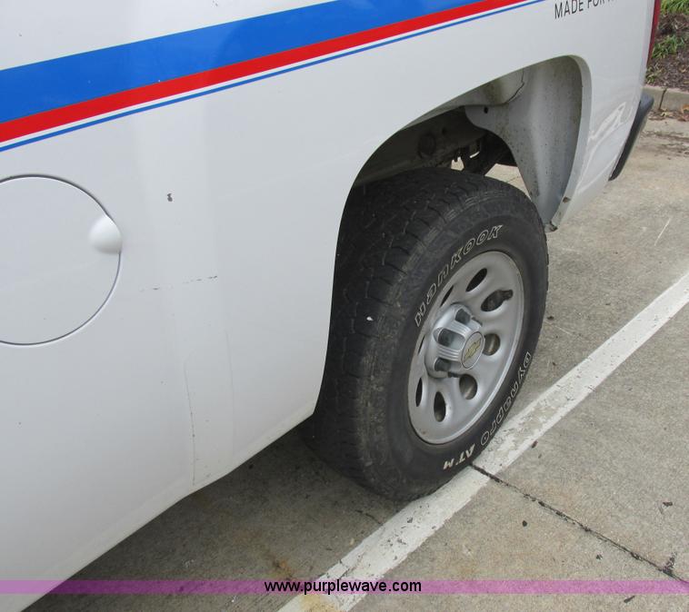 image for item L4237 2008 Chevrolet Silverado 1500 Ext. Cab pickup truck