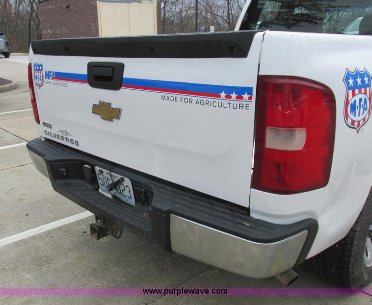 image for item L4237 2008 Chevrolet Silverado 1500 Ext. Cab pickup truck