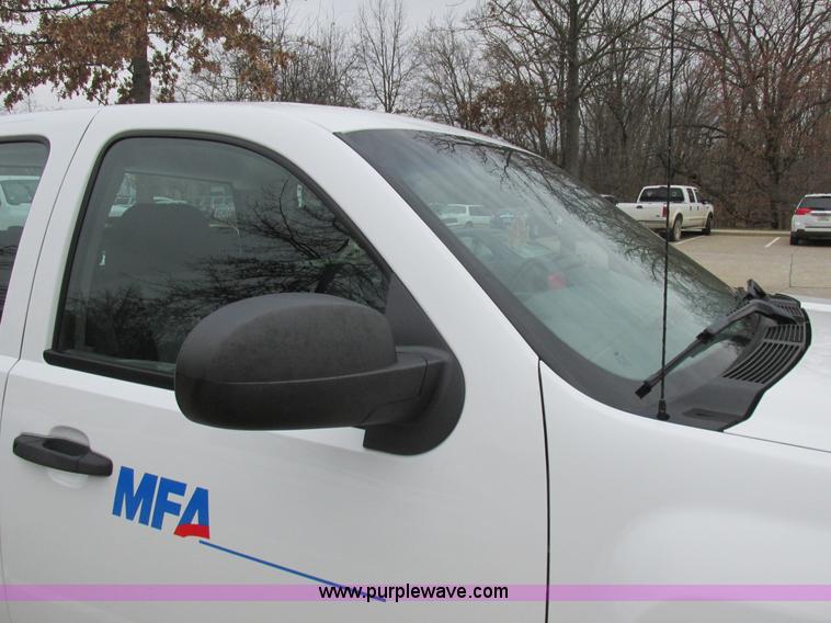 image for item L4237 2008 Chevrolet Silverado 1500 Ext. Cab pickup truck