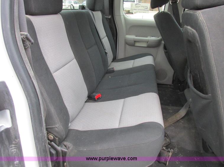 image for item L4237 2008 Chevrolet Silverado 1500 Ext. Cab pickup truck