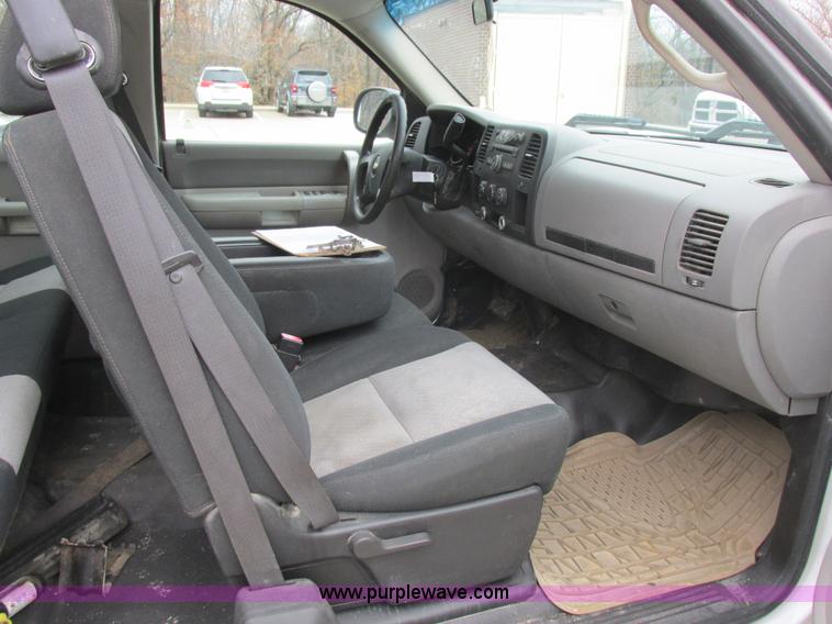image for item L4237 2008 Chevrolet Silverado 1500 Ext. Cab pickup truck