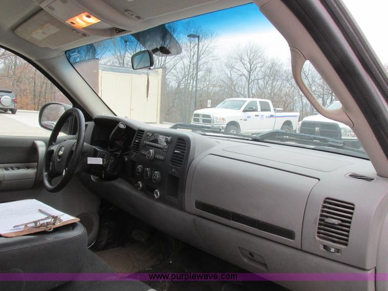 image for item L4237 2008 Chevrolet Silverado 1500 Ext. Cab pickup truck