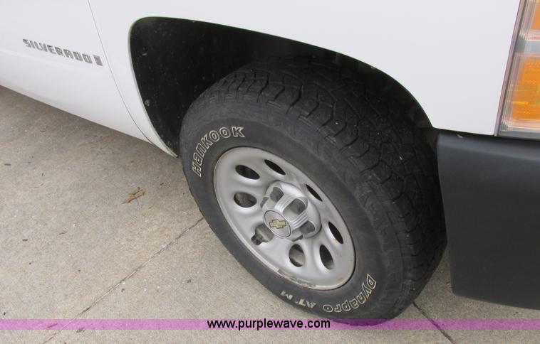 image for item L4237 2008 Chevrolet Silverado 1500 Ext. Cab pickup truck