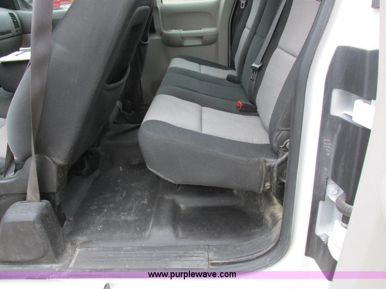 image for item L4237 2008 Chevrolet Silverado 1500 Ext. Cab pickup truck