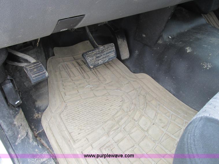 image for item L4237 2008 Chevrolet Silverado 1500 Ext. Cab pickup truck