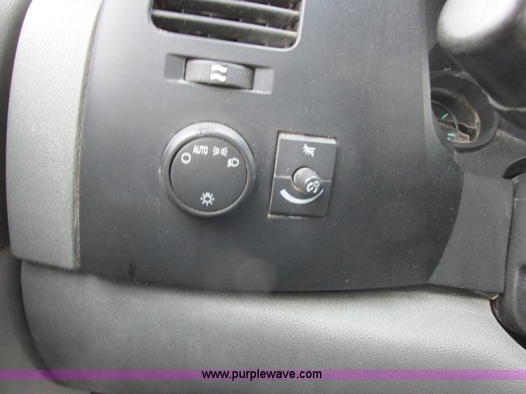 image for item L4237 2008 Chevrolet Silverado 1500 Ext. Cab pickup truck