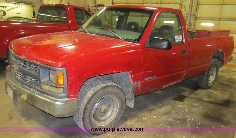 image for item L5511 1997 Chevrolet Cheyenne 3500 pickup truck