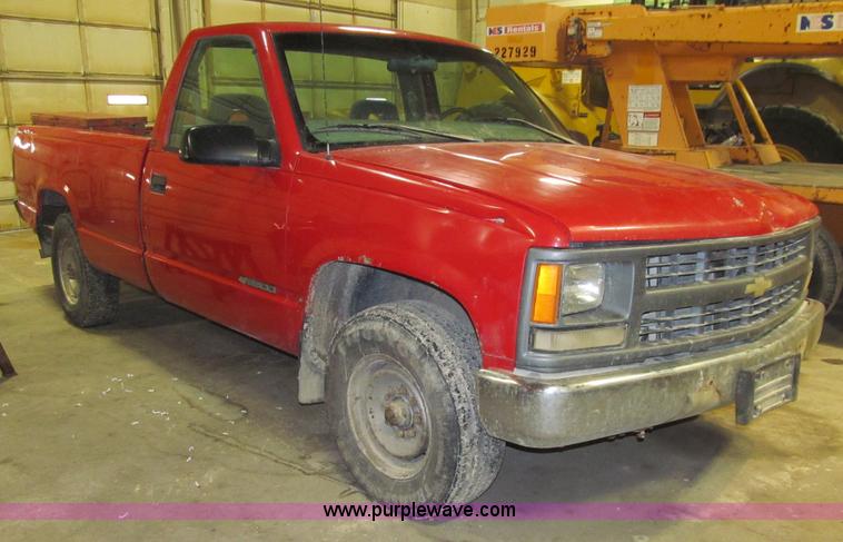 image for item L5511 1997 Chevrolet Cheyenne 3500 pickup truck