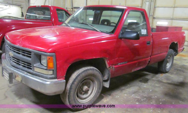 image for item L5511 1997 Chevrolet Cheyenne 3500 pickup truck