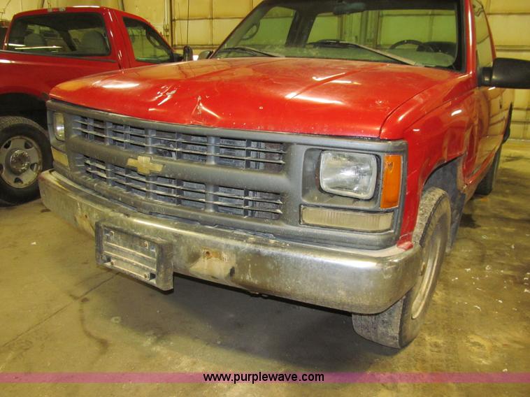 image for item L5511 1997 Chevrolet Cheyenne 3500 pickup truck