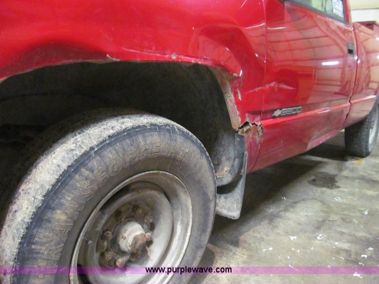 image for item L5511 1997 Chevrolet Cheyenne 3500 pickup truck