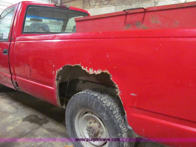 image for item L5511 1997 Chevrolet Cheyenne 3500 pickup truck