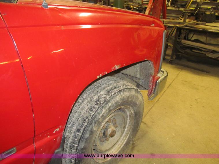 image for item L5511 1997 Chevrolet Cheyenne 3500 pickup truck