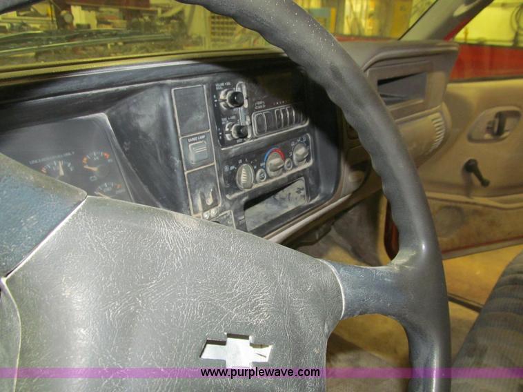 image for item L5511 1997 Chevrolet Cheyenne 3500 pickup truck