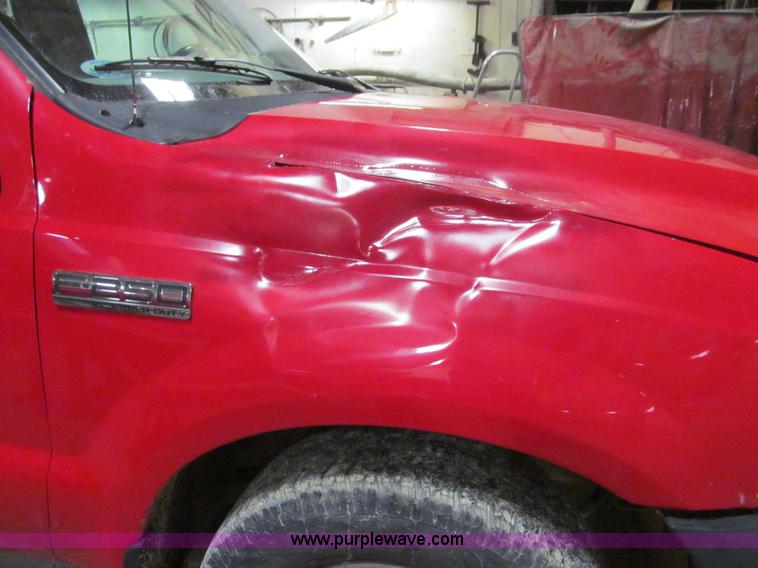 image for item L5512 2006 Ford F250 Super Duty XL pickup truck